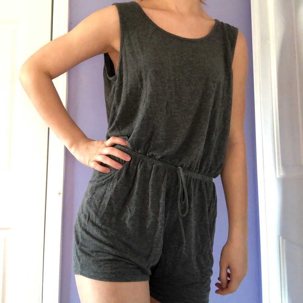 Gray cotton romper with open back